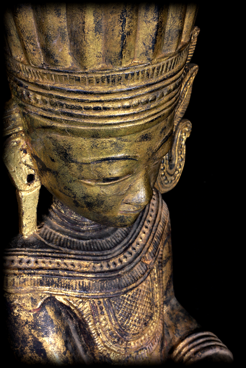 Extremely Rare 18C Wood Crown Shan Burma Buddha #A138